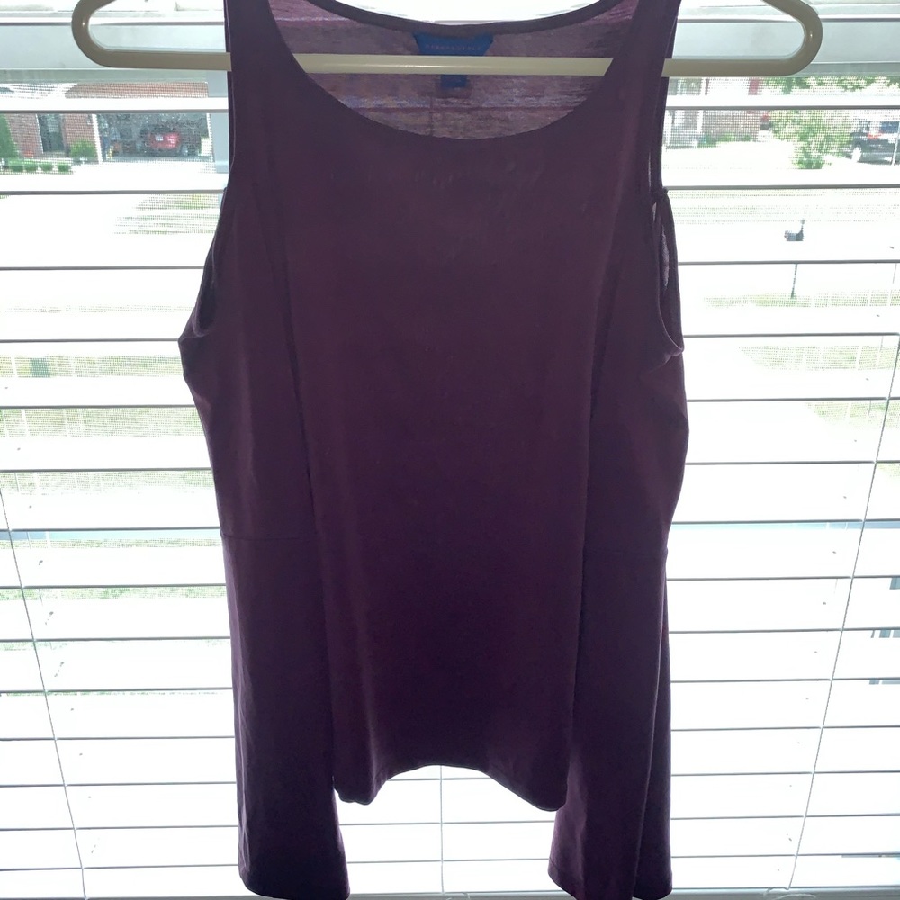 Long-Sleeve top with open shoulders